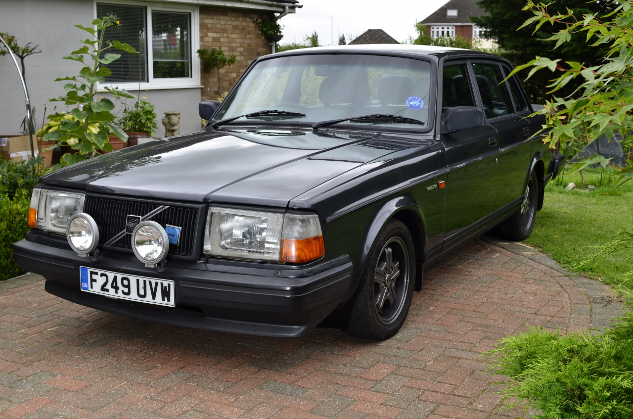 Keywords: Volvo;240;240GLT;restoration