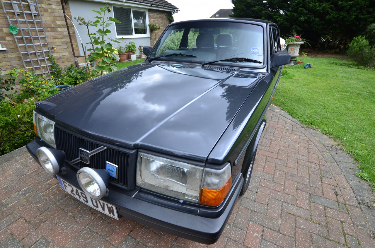 Keywords: Volvo;240;240GLT;restoration