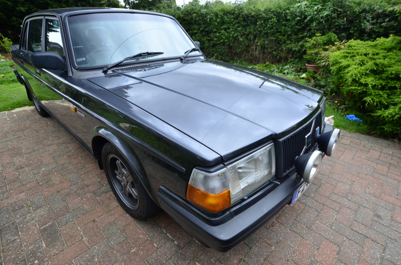 Keywords: Volvo;240;240GLT;restoration